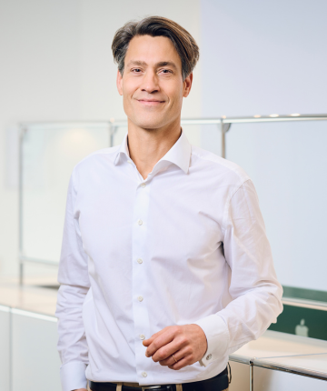 Hr. Dr. Robert Kemper.